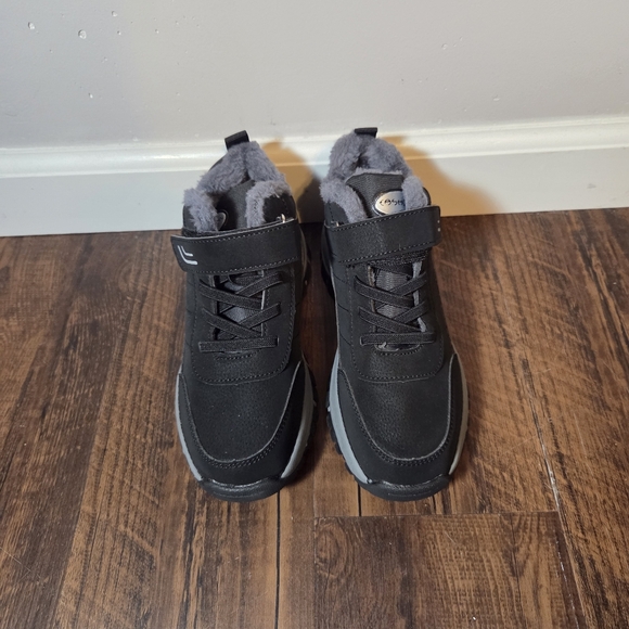 Women's Black Winter Boots Size 6 - Picture 3 of 5